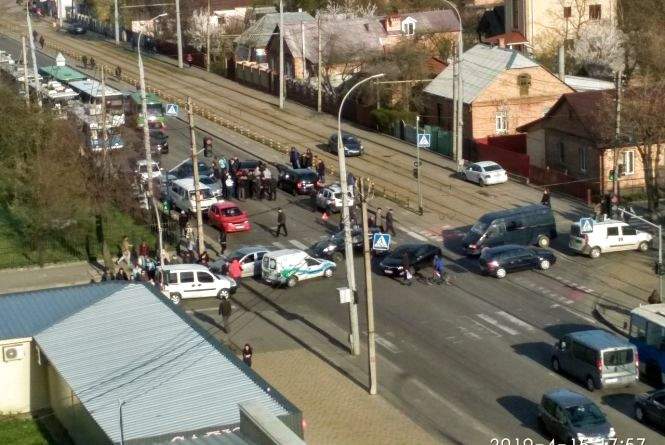 1200345 cherez dtp na keletskiy zablokovaniy ruh troleybusiv z vishenki